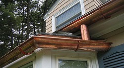 A custom copper gutter. (Photo: Ctd 2005/Flickr)