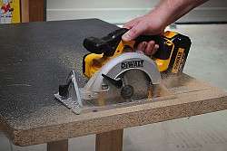 A carpenter uses a circular saw. (Photo: toosstop/Flickr)