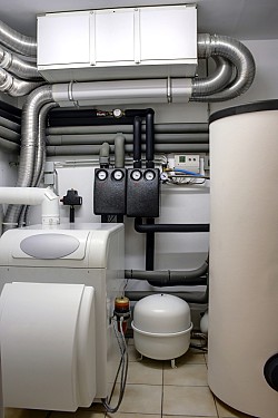 Photo of a modern boiler room by frankoppermann/istockphoto.com.
