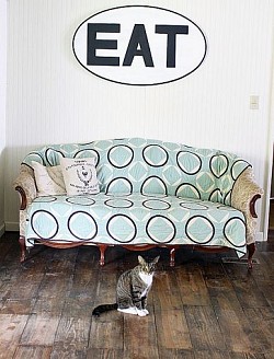 Farmhouse floor and photo by The Shabby Creek Cottage via Hometalk.com.
