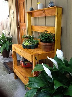 Karen's potting bench made out of pallets via Hometalk.com.