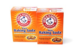 Photo of two boxes of baking soda by NoDerog/istockphoto.com.