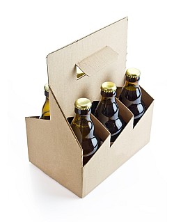 Photo of a six pack of beer by -slav-/istockphoto.com.