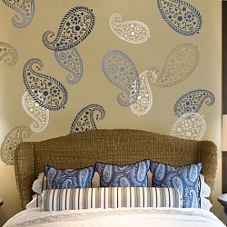 Photo: A wall painted by the author, Kass Wilson of Wallstreat Studio, via Hometalk.com.