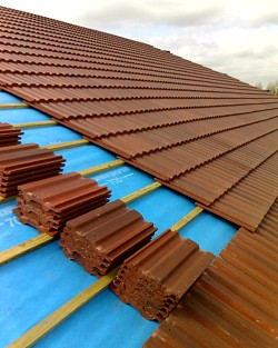 Are you trying to hire a roofer in Louisville? Look for licensed and insured.