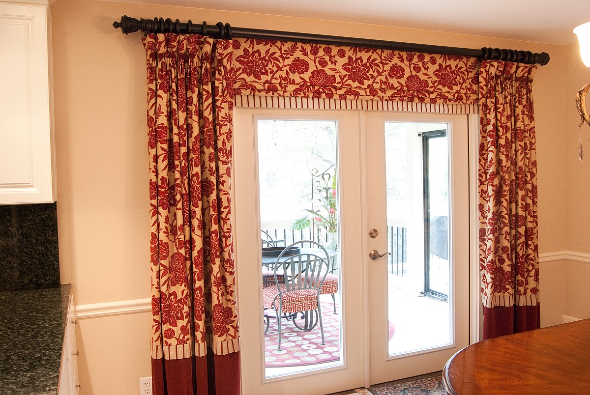 Properly hung curtains. Photo and interior design by Lee Anne Culpepper.