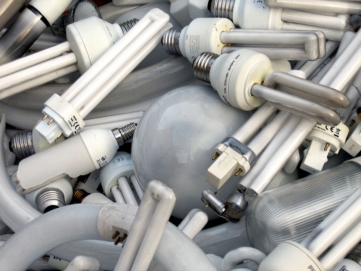 Photo of light bulbs by Ayla87/sxc.hu. Photo of light bulbs by Ayla87/sxc.hu.