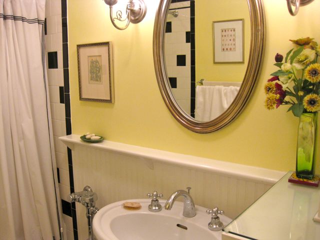 This photo shows my bathroom, with the Wood element represented in the beautiful silk flower arrangement on the right. This photo shows my bathroom, with the Wood element represented in the beautiful silk flower arrangement on the right.