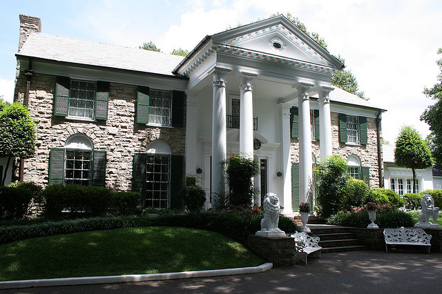 Graceland photographed by theogeo/Flickr