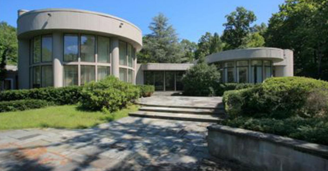 On the market: Whitney Houston’s high-end Jersey crib.