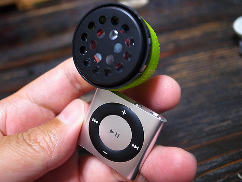 Photo of bottle cap speaker by jetalone/Flickr. Photo of bottle cap speaker by jetalone/Flickr.