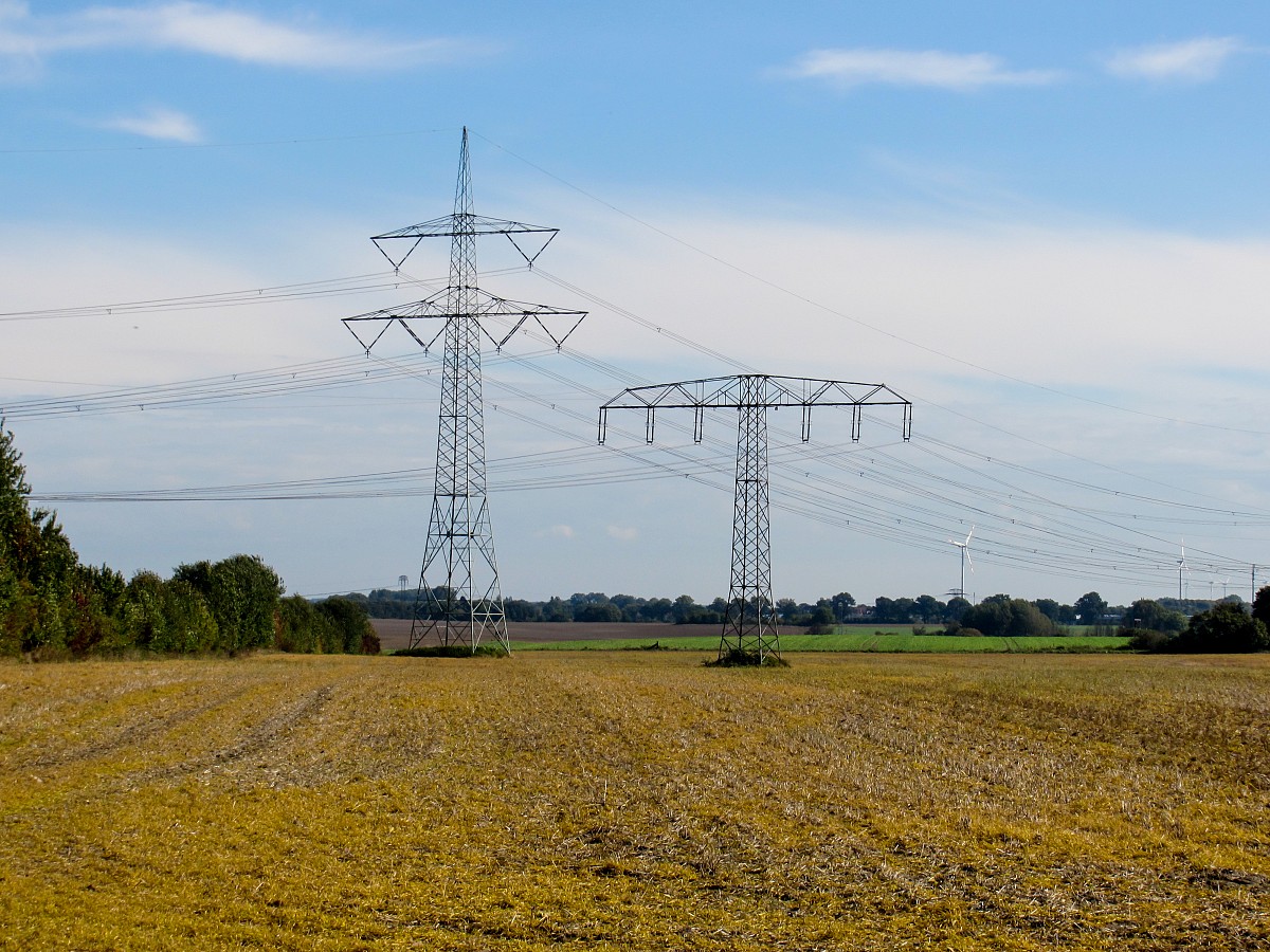 Photo of high voltage electrical lines by Ayla87/sxc.hu.