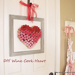 DIY wine cork heart by MyUncommonSliceofSuburbia.com via Hometalk.com. 