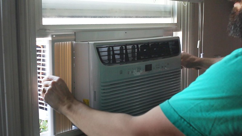 Window air condtioner installation / yourbestdigs