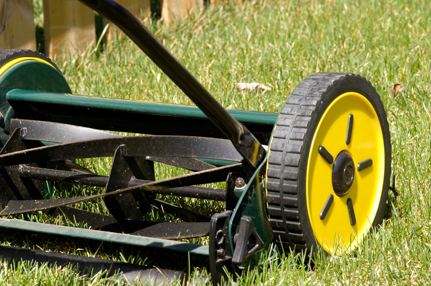 Photo of a push reel mower by billberryphotography/istockphoto.com. Photo of a push reel mower by billberryphotography/istockphoto.com.