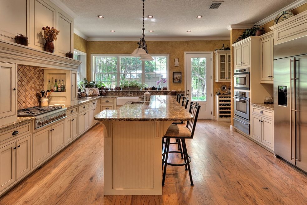 Kitchen and photo by Art Harding Construction via Hometalk.com.