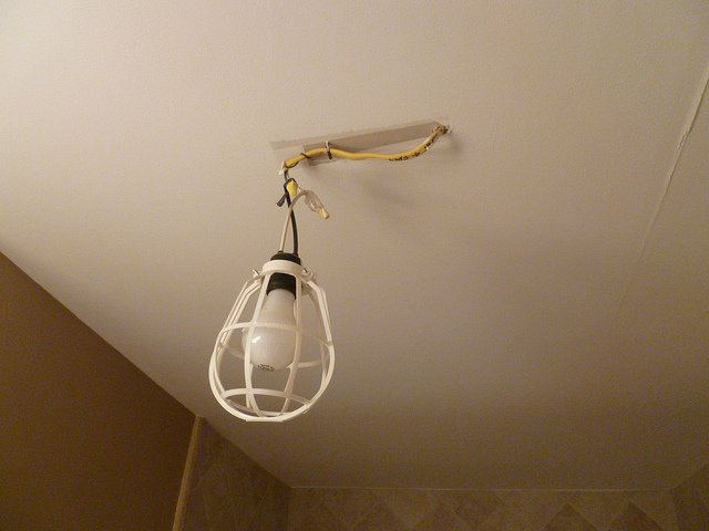 can a handyman do electrical work?