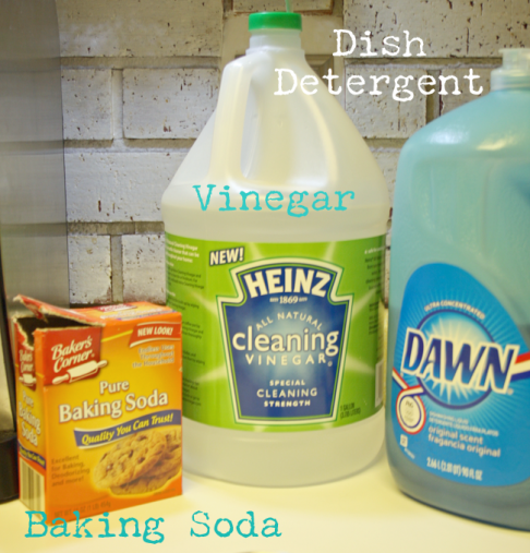 The ingredients of DIY scrubbing cleanser The ingredients of DIY scrubbing cleanser