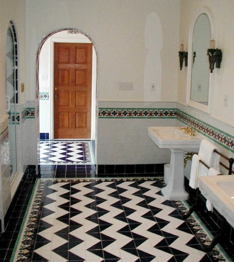 Ceramic tile by Arto Brick/flickr