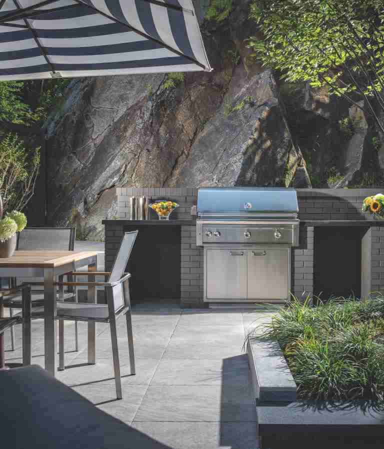 Outdoor kitchen/courtesy of Belgard Outdoor kitchen/courtesy of Belgard
