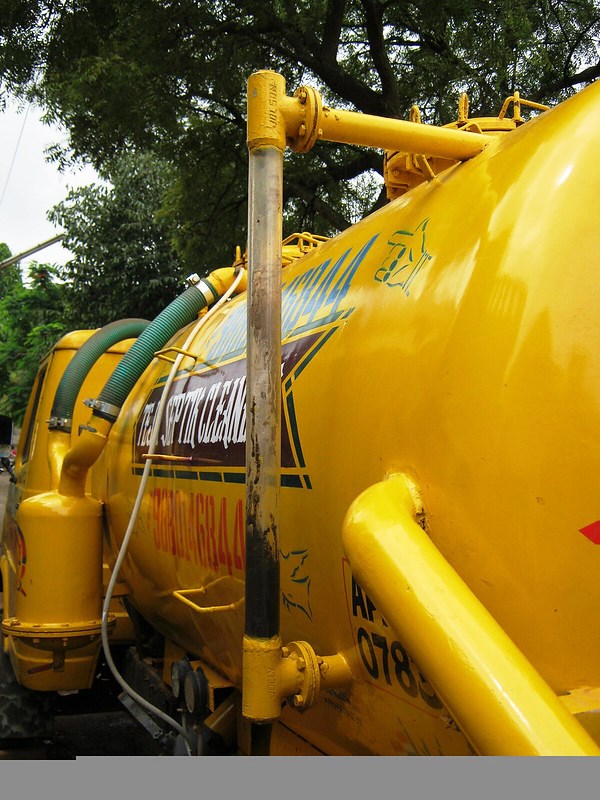 Emptying septic tank Seeing Sanitation / flickr Emptying septic tank Seeing Sanitation / flickr