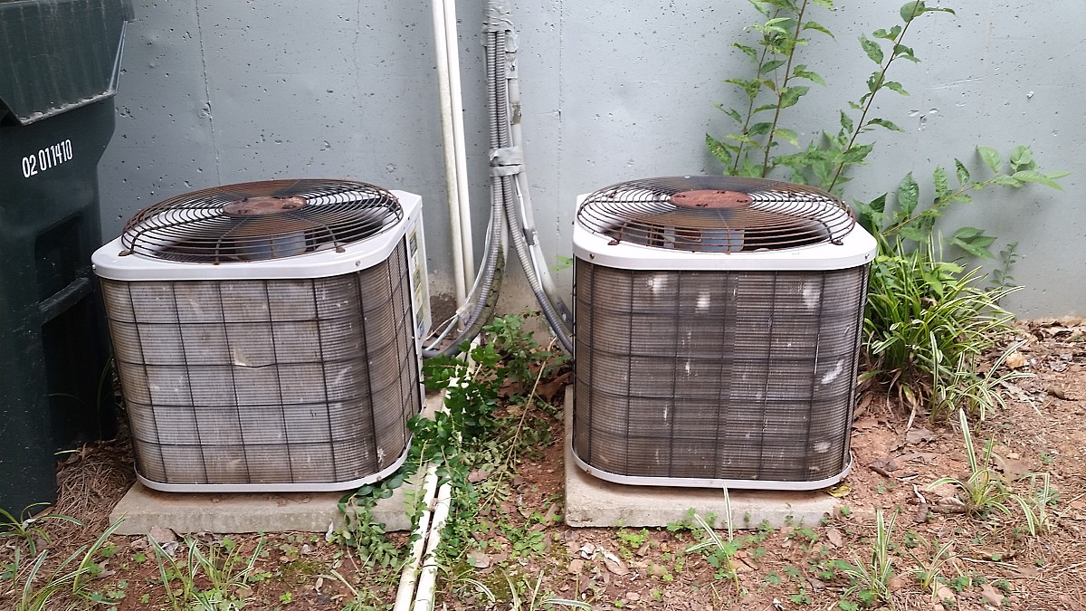 A/C units -- old but working fine A/C units -- old but working fine